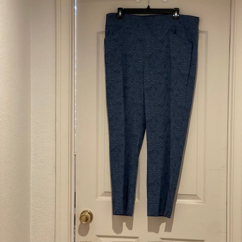 Chico's Size 3  Blue Print Perfect Stretch Ankle Pant